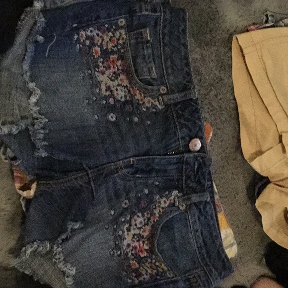 American Eagle short size 4 and 2 - Picture 4 of 8